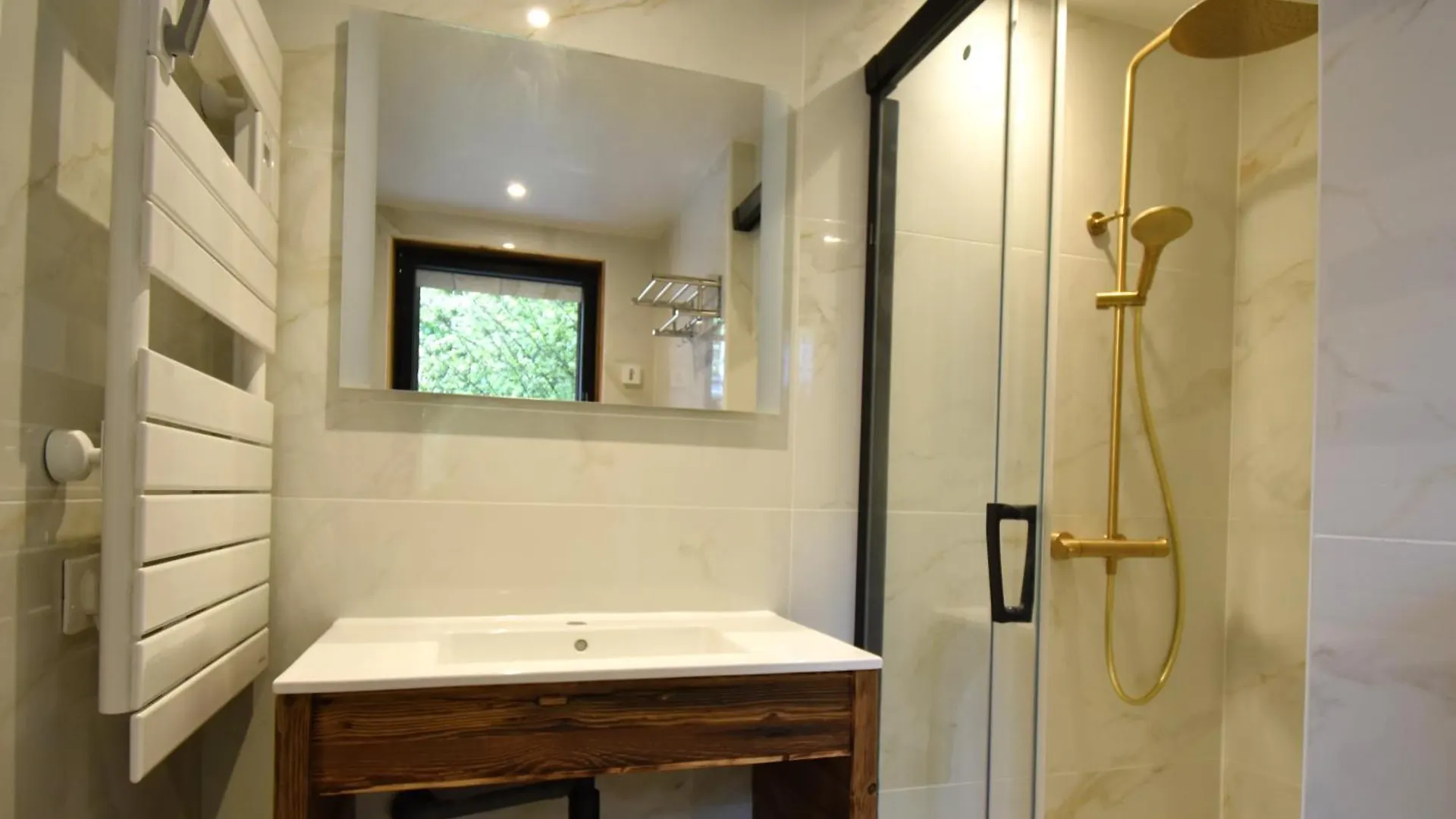 Vaujanylocations - Chalet Sagha Francia